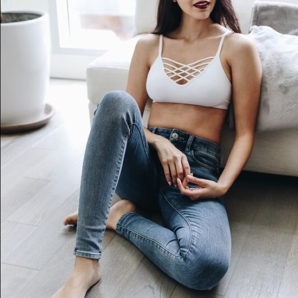 White Crisscross Strappy Bralette - Picture 3 of 4